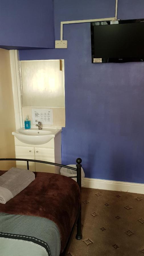 Triple Room with Shared Bathroom