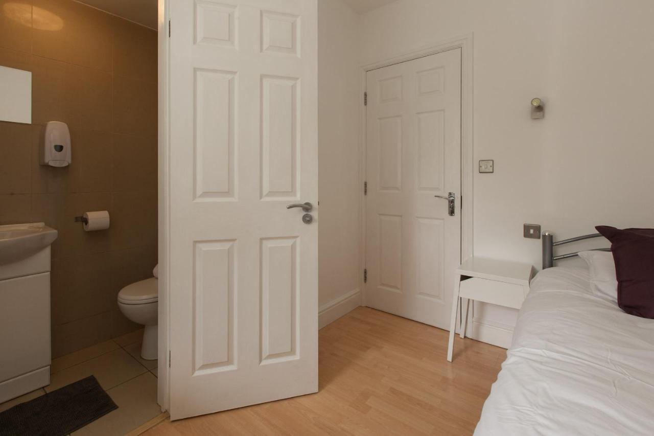 Single Room Private Bathroom
