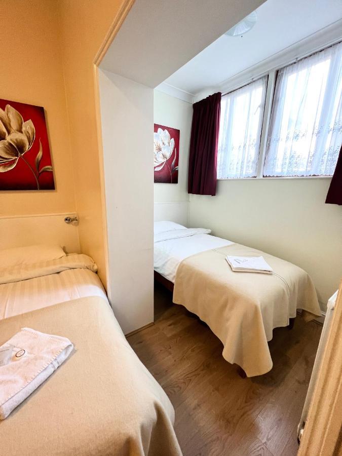 Triple Room Private Bathroom