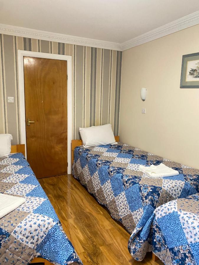Basic Triple Room