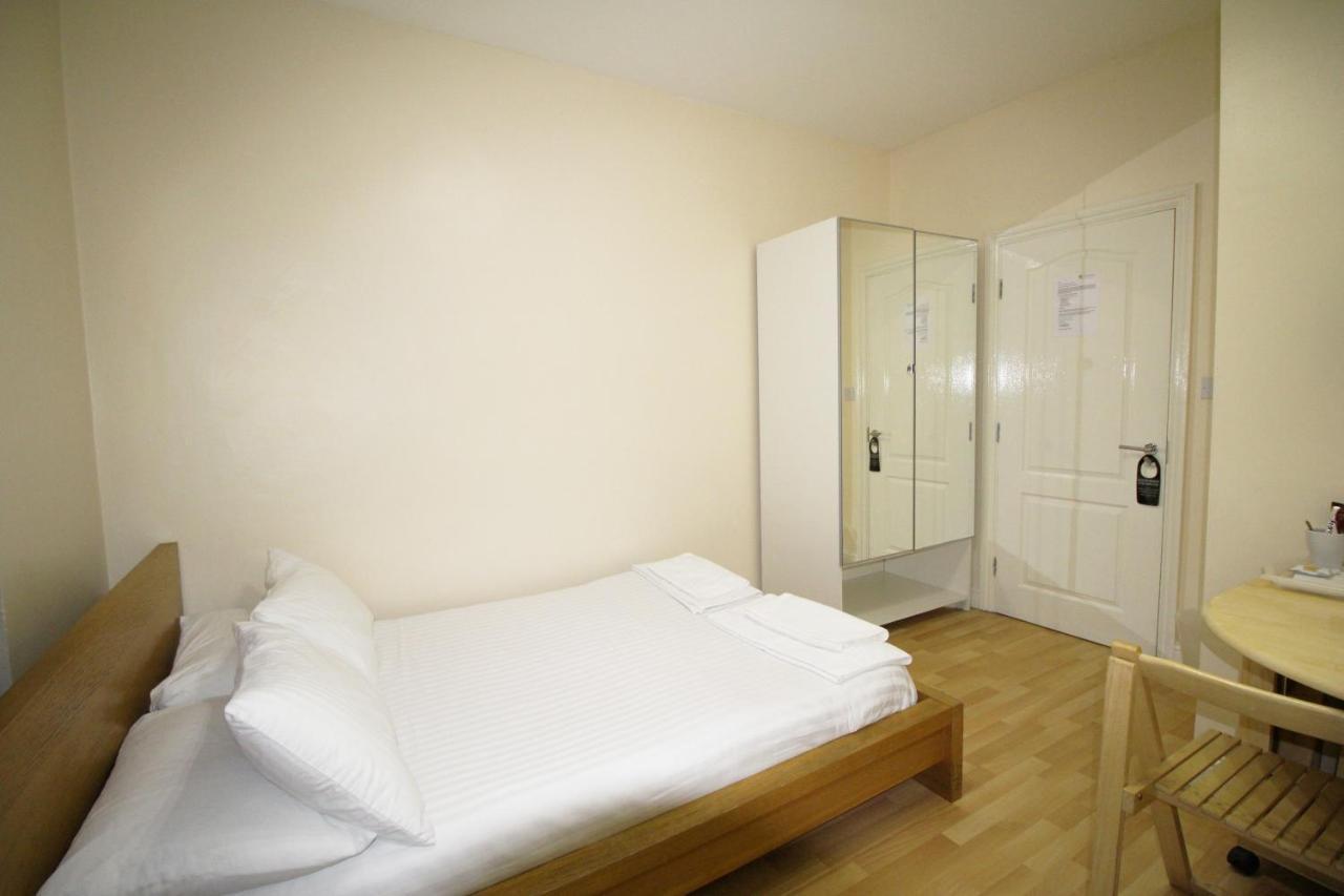 Double Room Private Bathroom