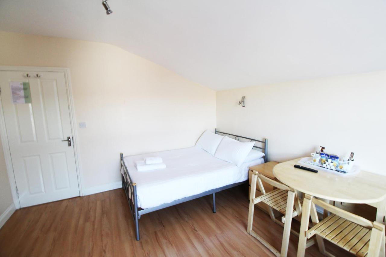 Double Room Private Bathroom