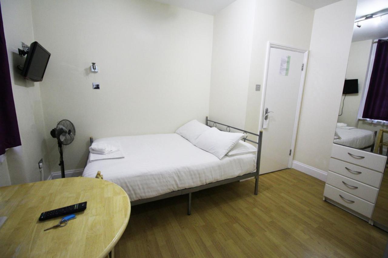 Double Room Private Bathroom