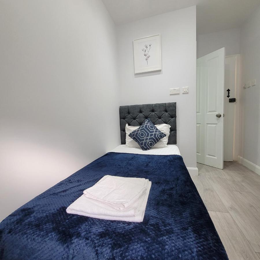 Single Room Private Bathroom