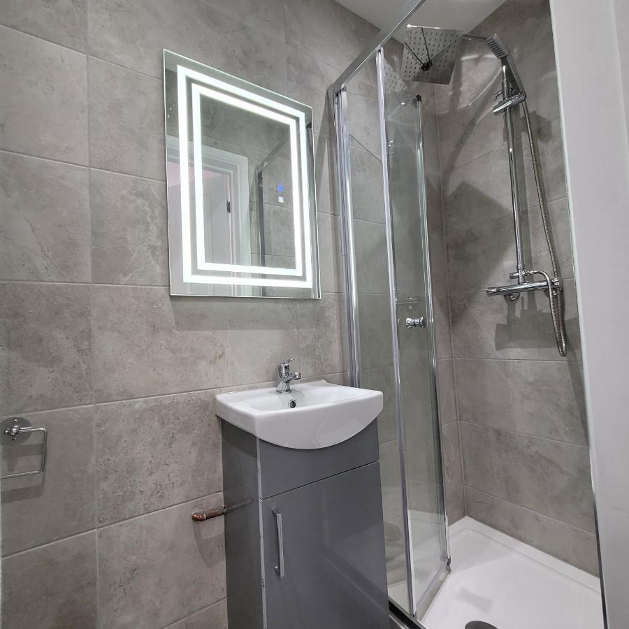 Double Room Private Bathroom