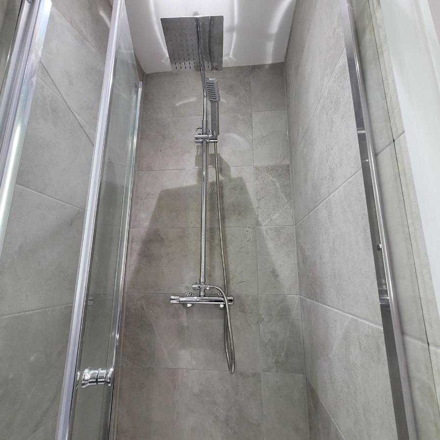 Twin Room Private Bathroom