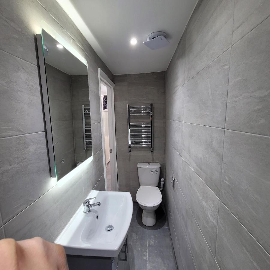 Single Room Private Bathroom