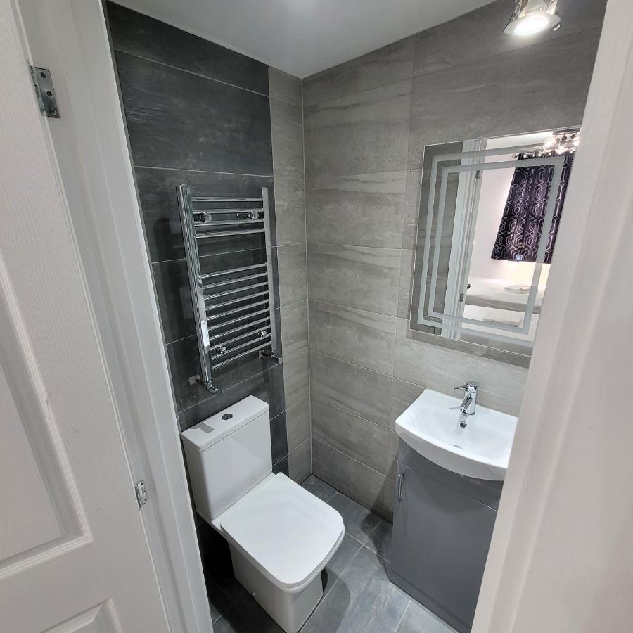 Twin Room Private Bathroom