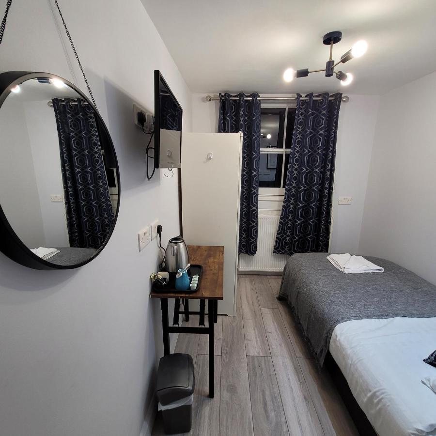 Single Room Private Bathroom