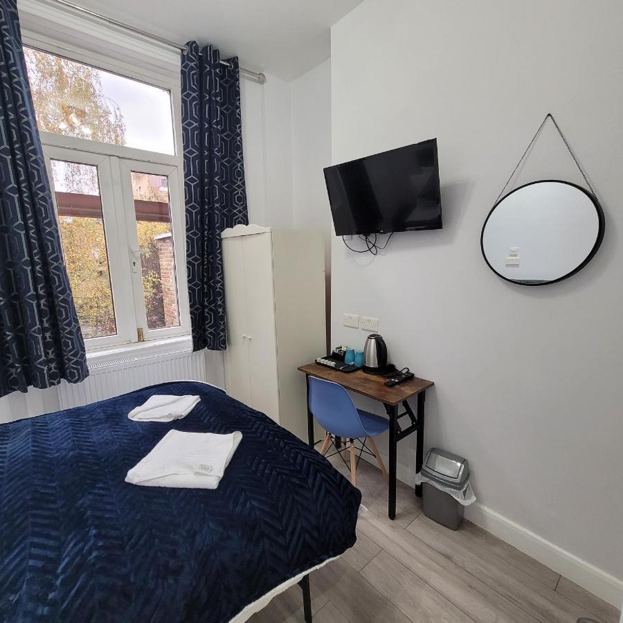 Double Room Private Bathroom