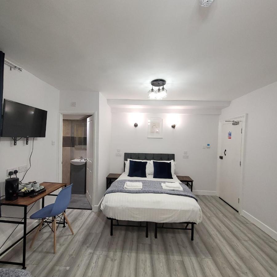 Quadruple Room Private Bathroom