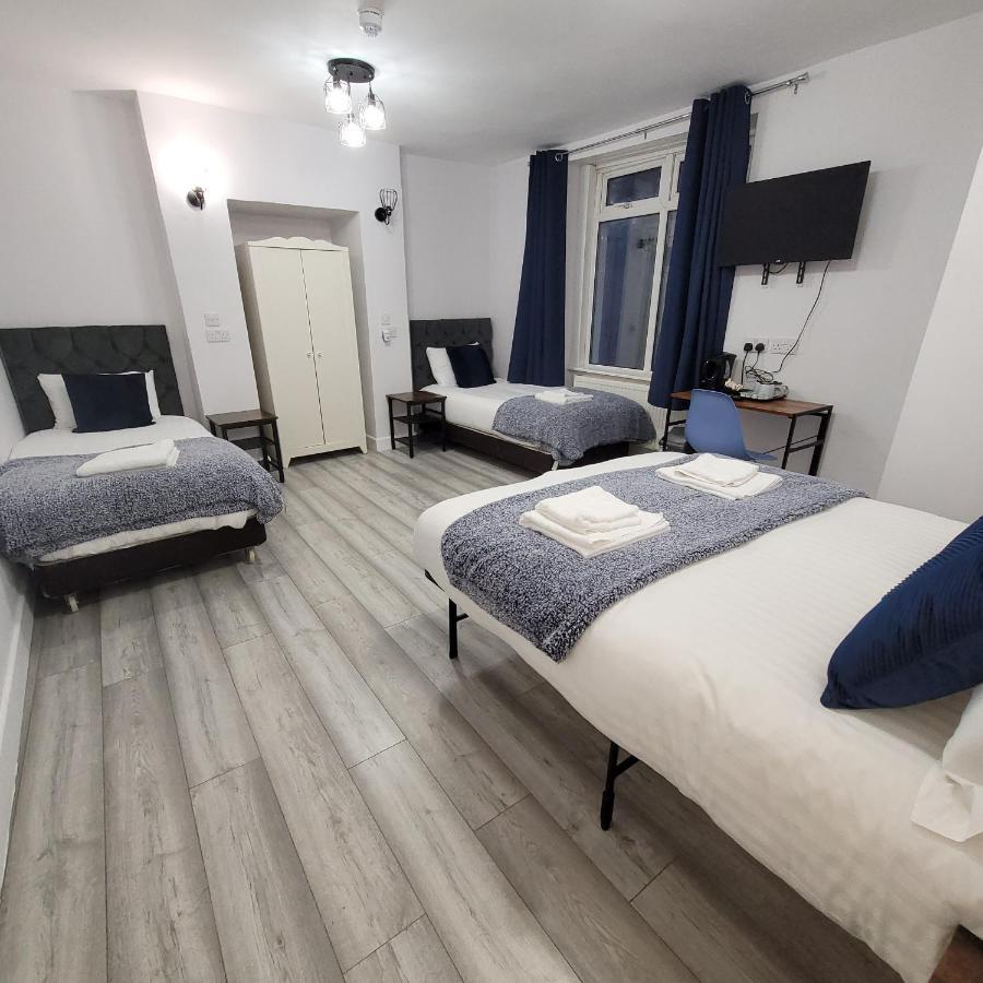 Quadruple Room Private Bathroom