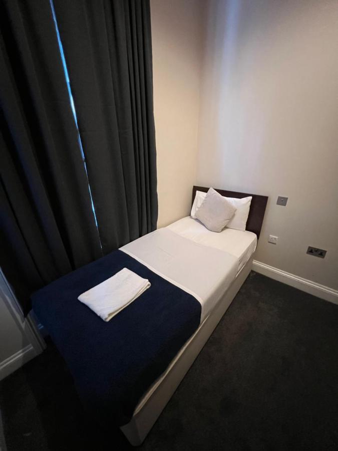 Single Room with Shared Bathroom