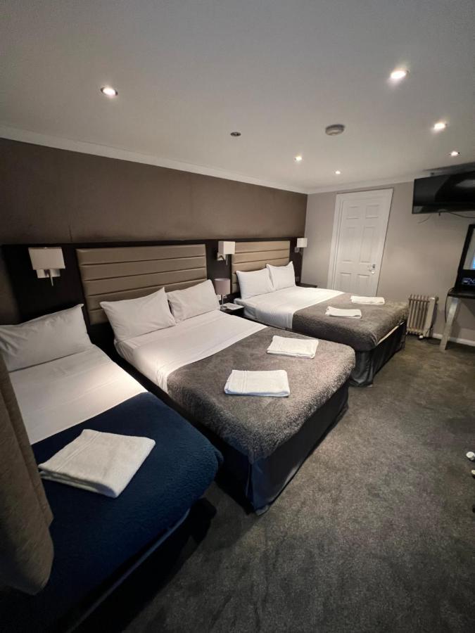 Family Room (5 Adults)