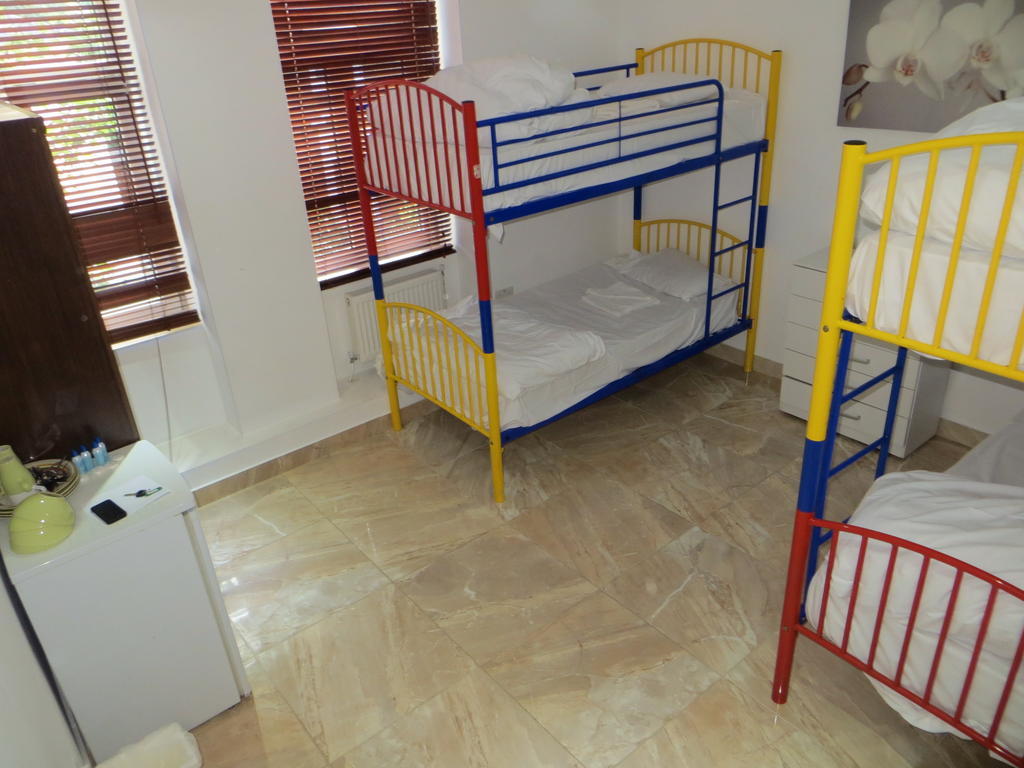 Bed 4-Bed Mixed Dormitory