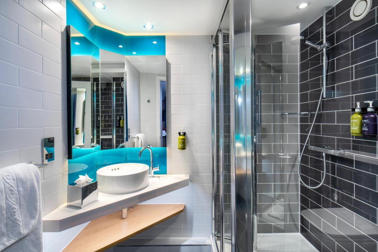 Standard Room Hot Twin or Double Subject to availability