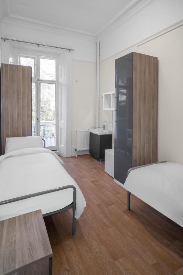 Single Bed in Male Twin Room