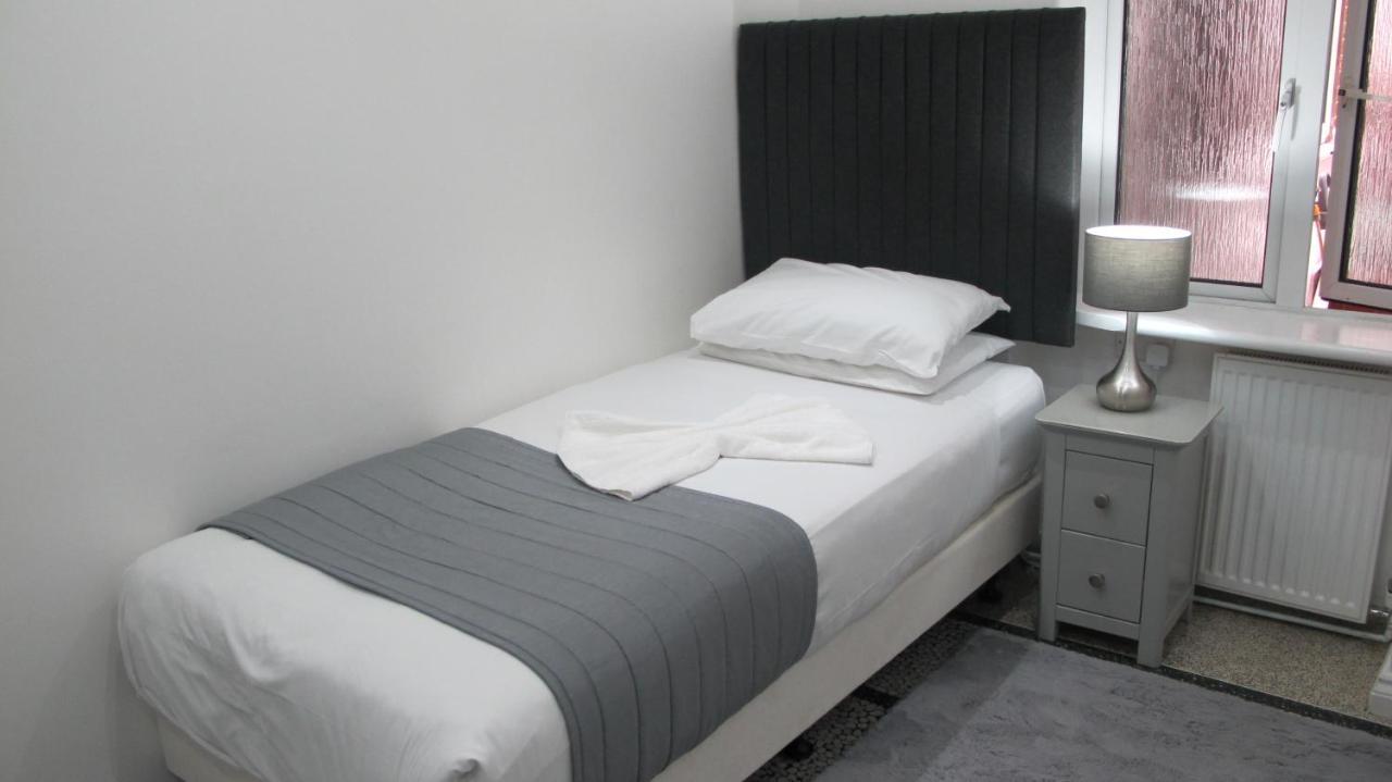 Single Room,1416181668:JPEG