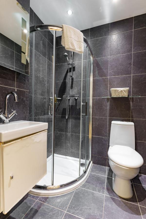 Double Basement Room,1425573553:JPEG