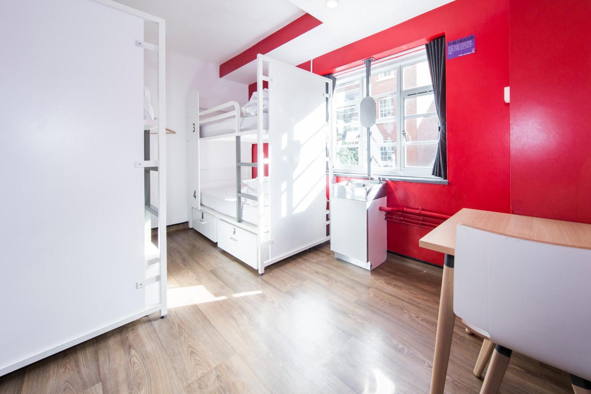Private 4 bed Room Shared Bathrooms