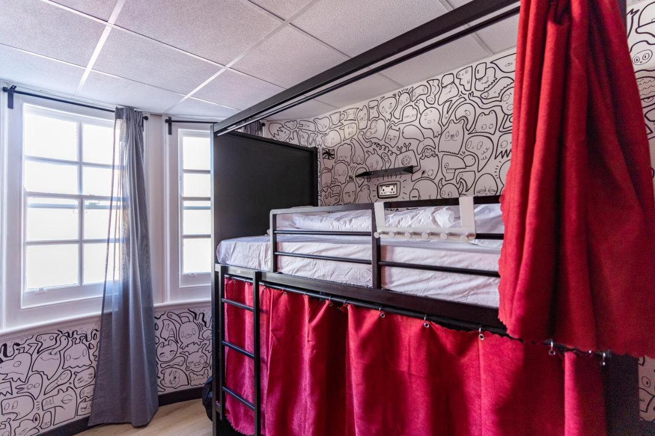 Bed 6-Bed Female Dormitory Room