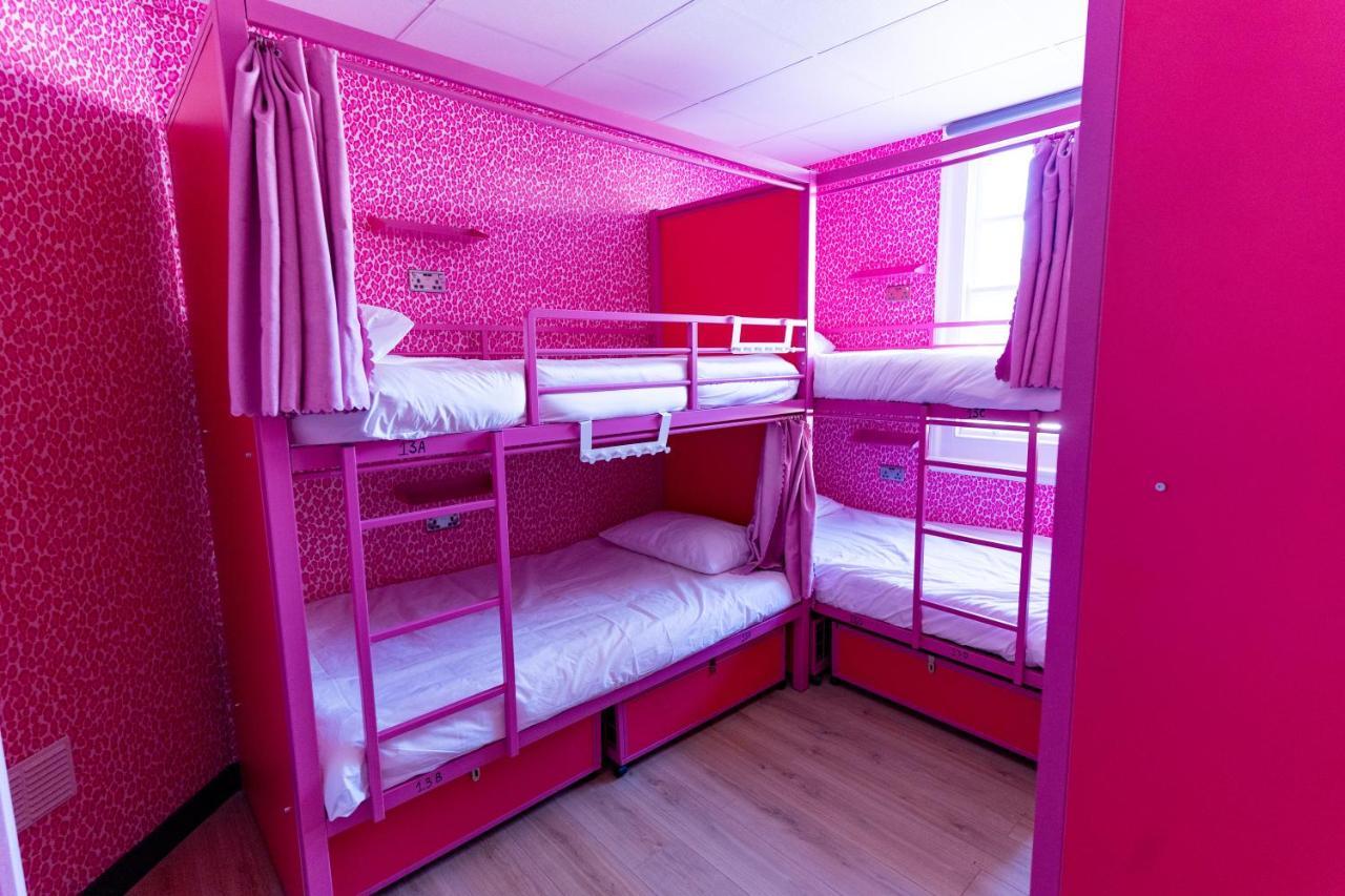 Bed 6-Bed Female Dormitory Room