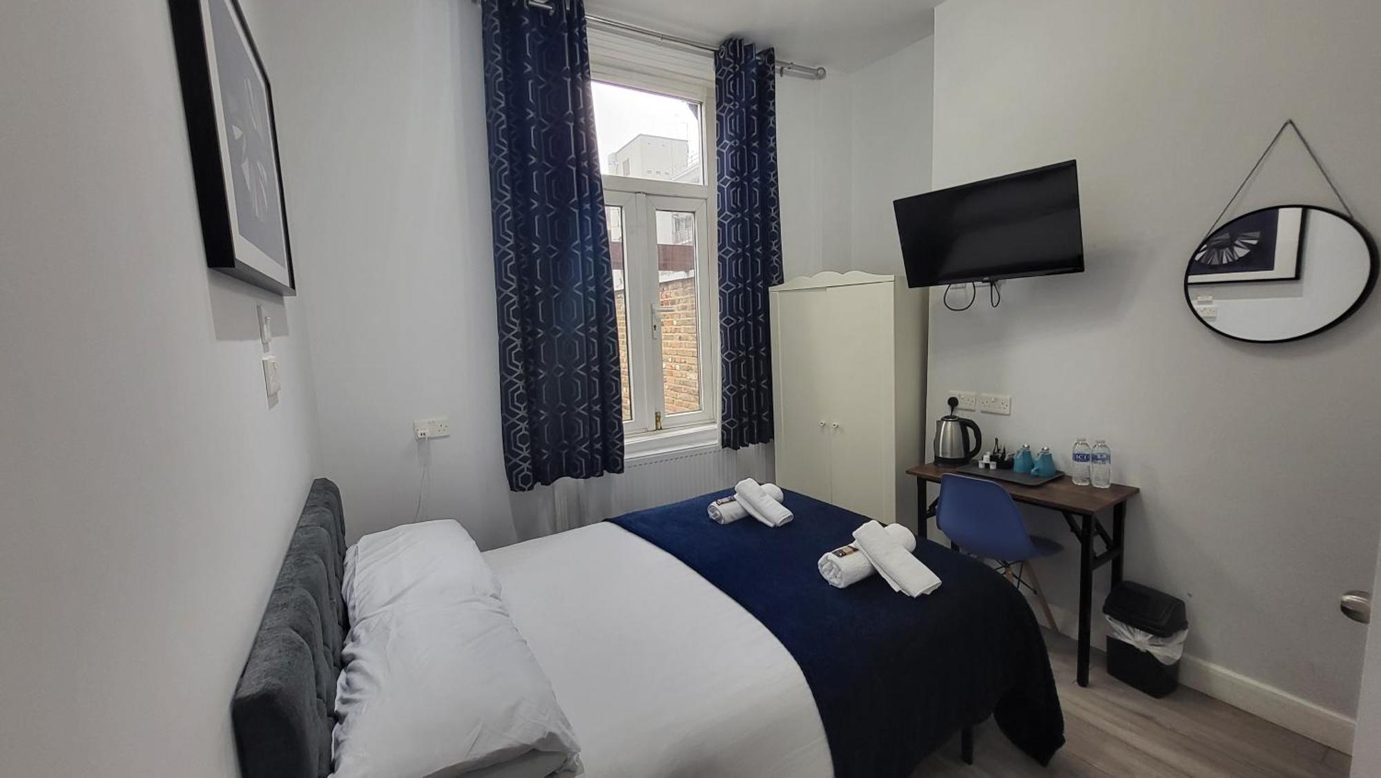 Double Room Private Bathroom
