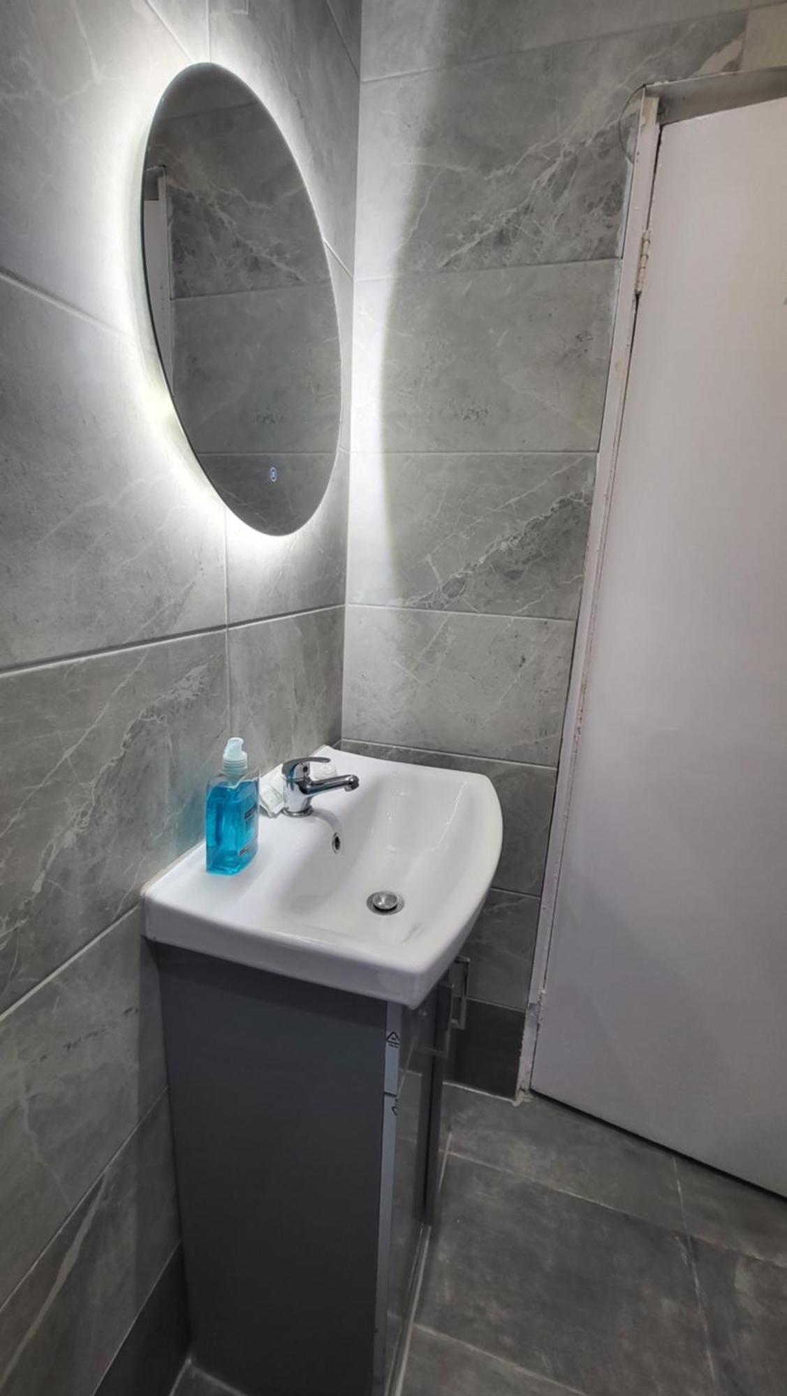 Twin Room Private Bathroom