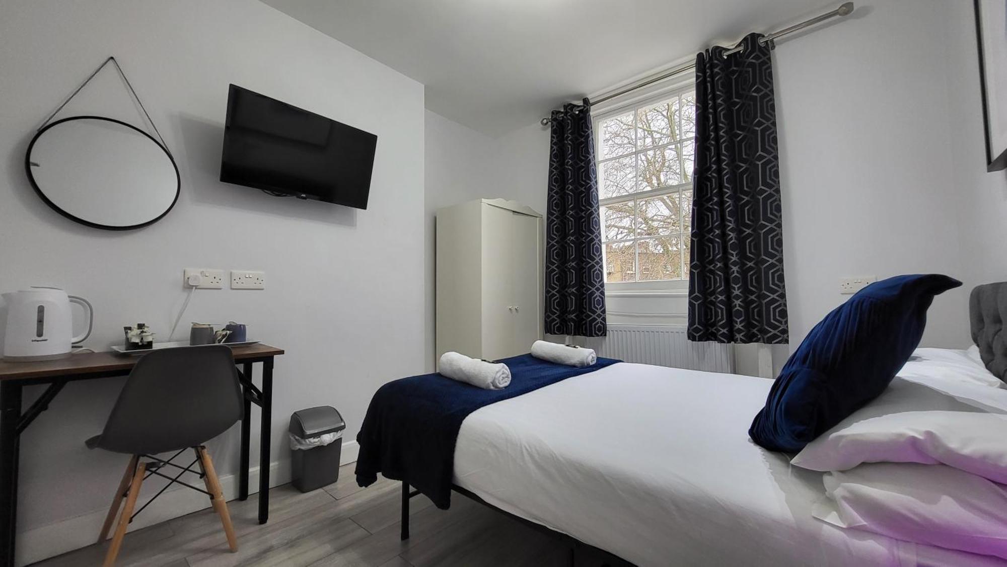 Double Room Private Bathroom