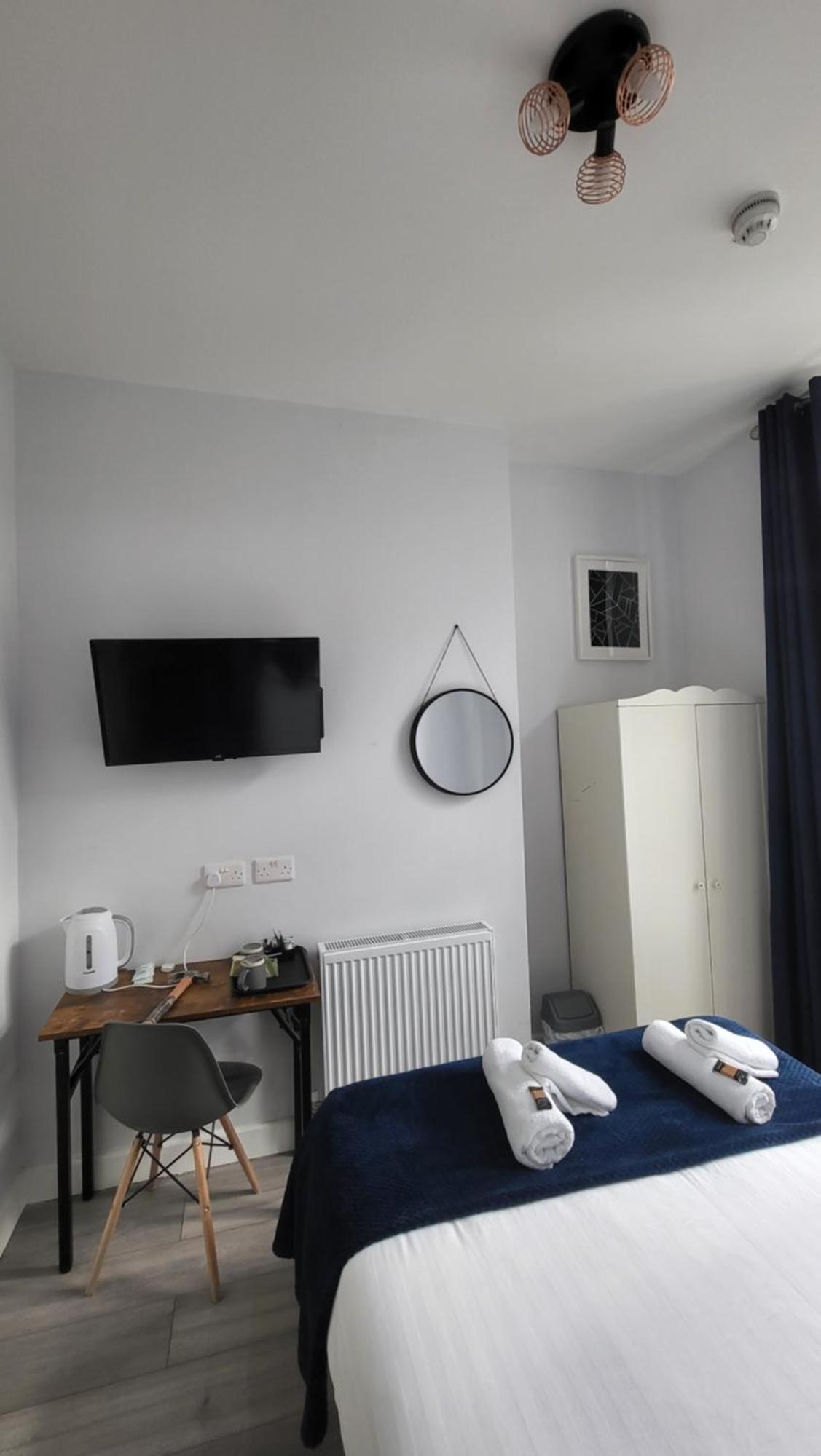 Double Room Private Bathroom