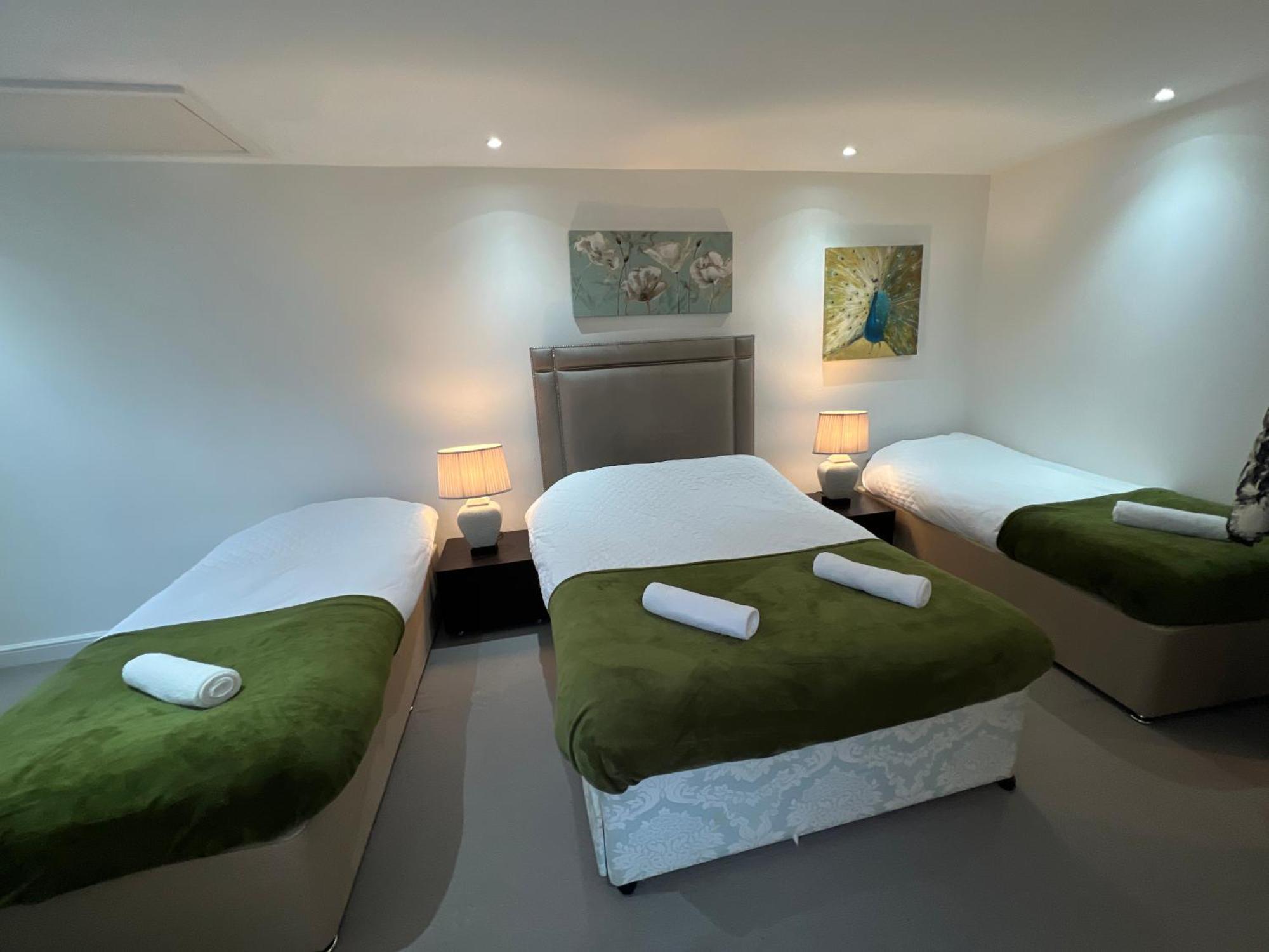 Economy Quadruple Room with Shared Bathroom