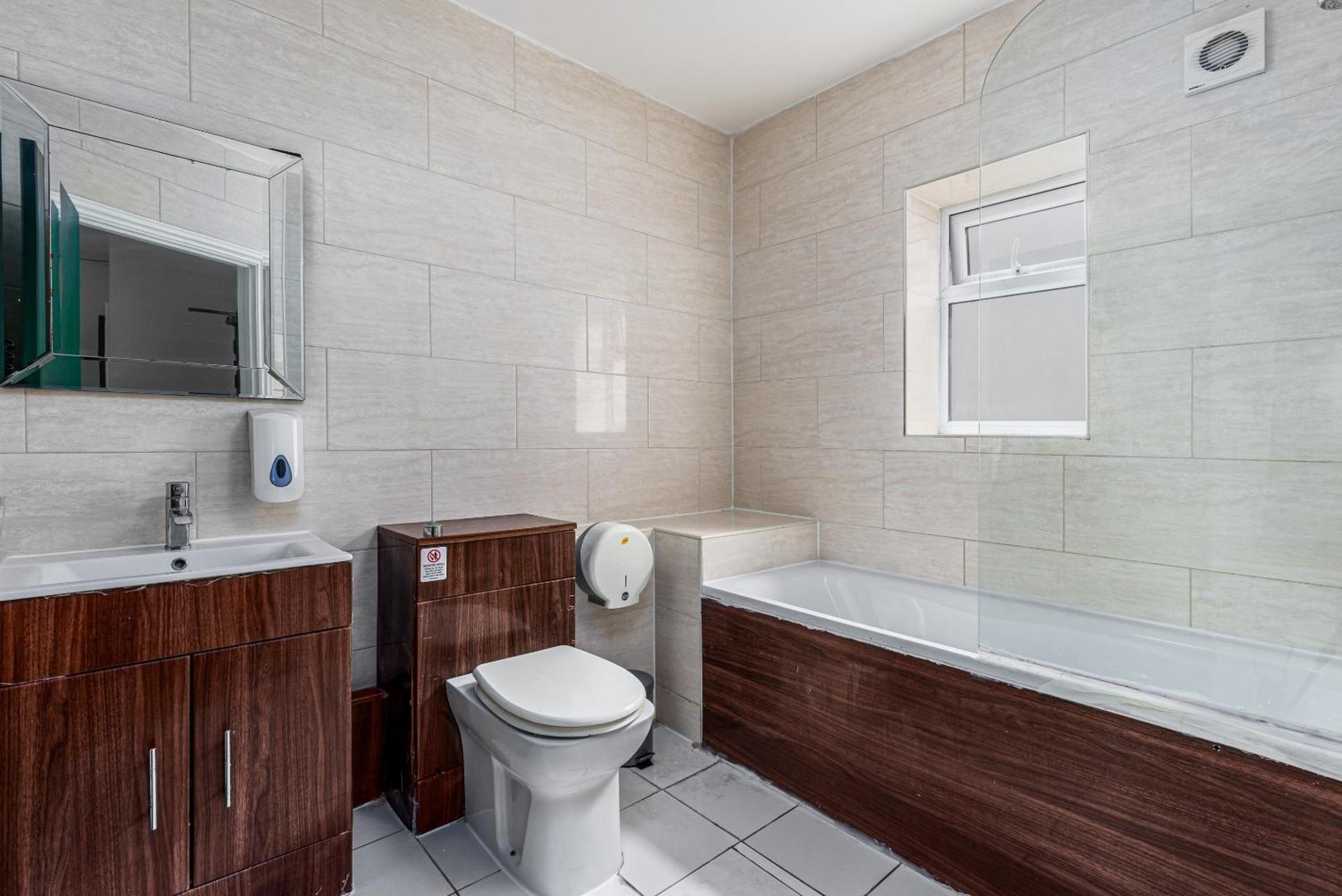 Double Room with Shared Bathroom,1541860336:JPEG
