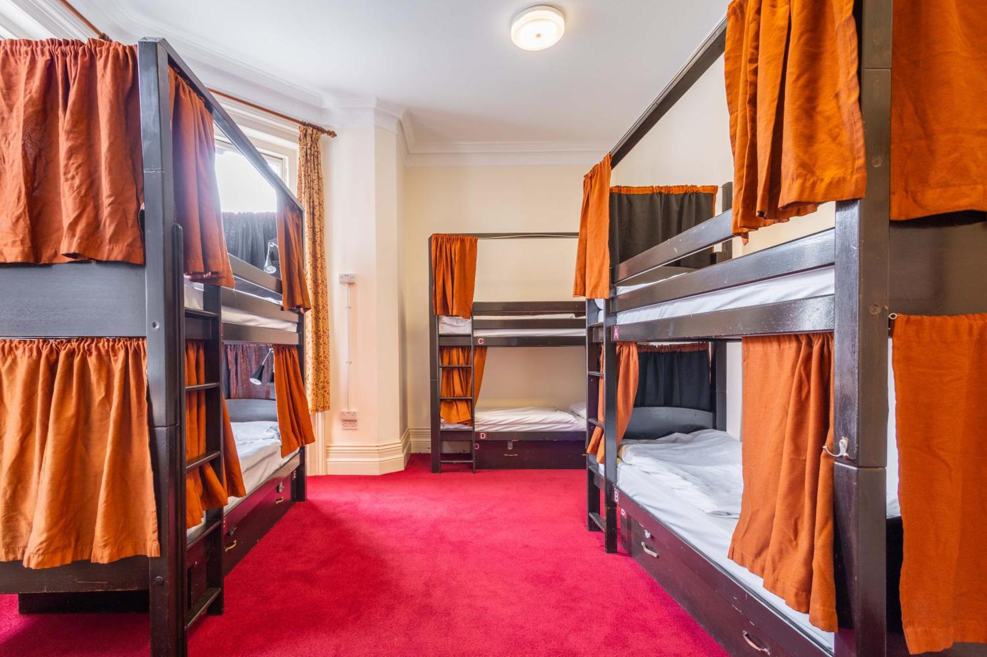 Bed 6-Bed Mixed Dormitory Room