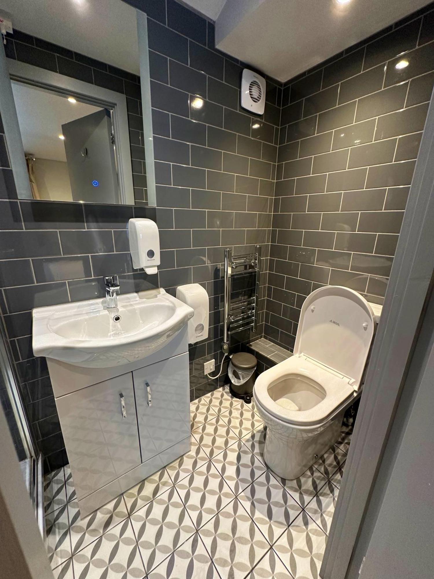 Double Room Private Bathroom