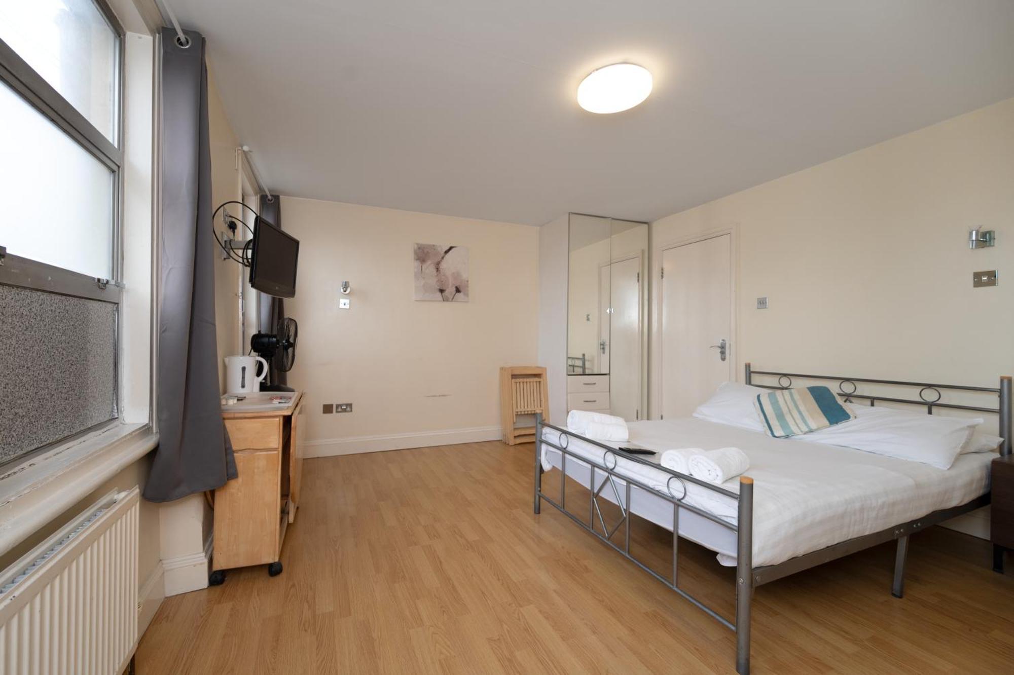 Double Room Private Bathroom