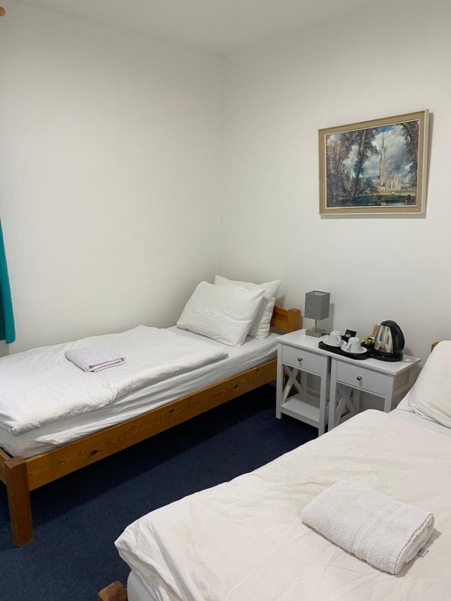 Twin Room with Bathroom