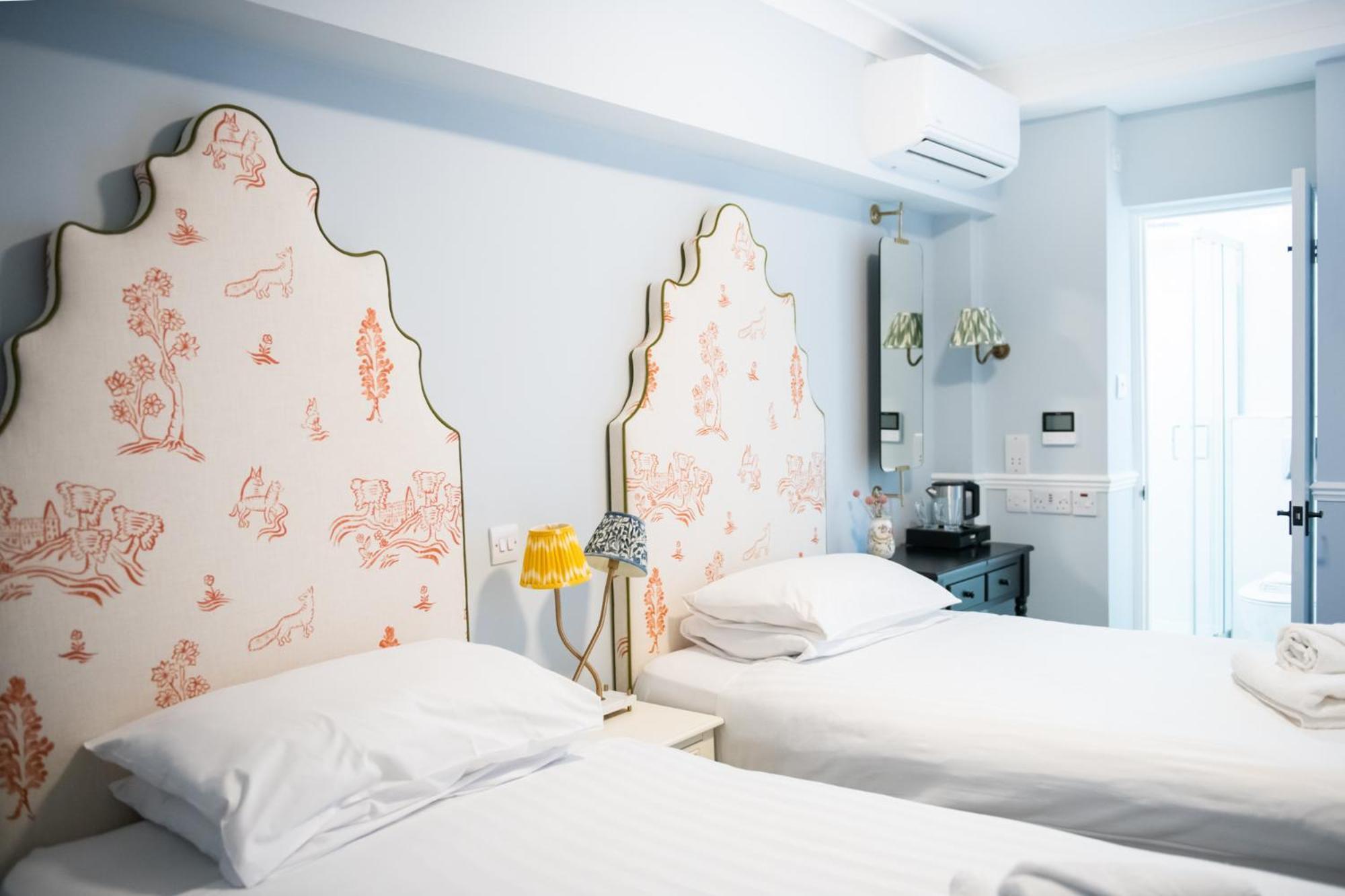 Americana Twin Room