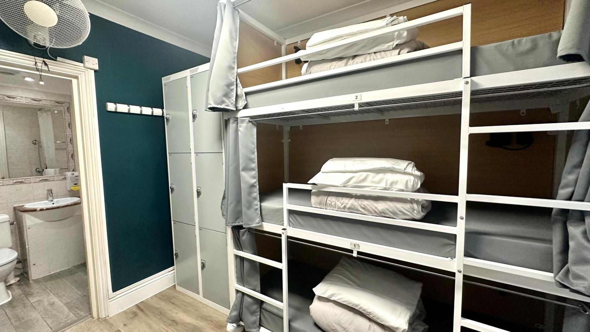 Private 4-Bed Mixed Dormitory Room Ensuite Bathroom