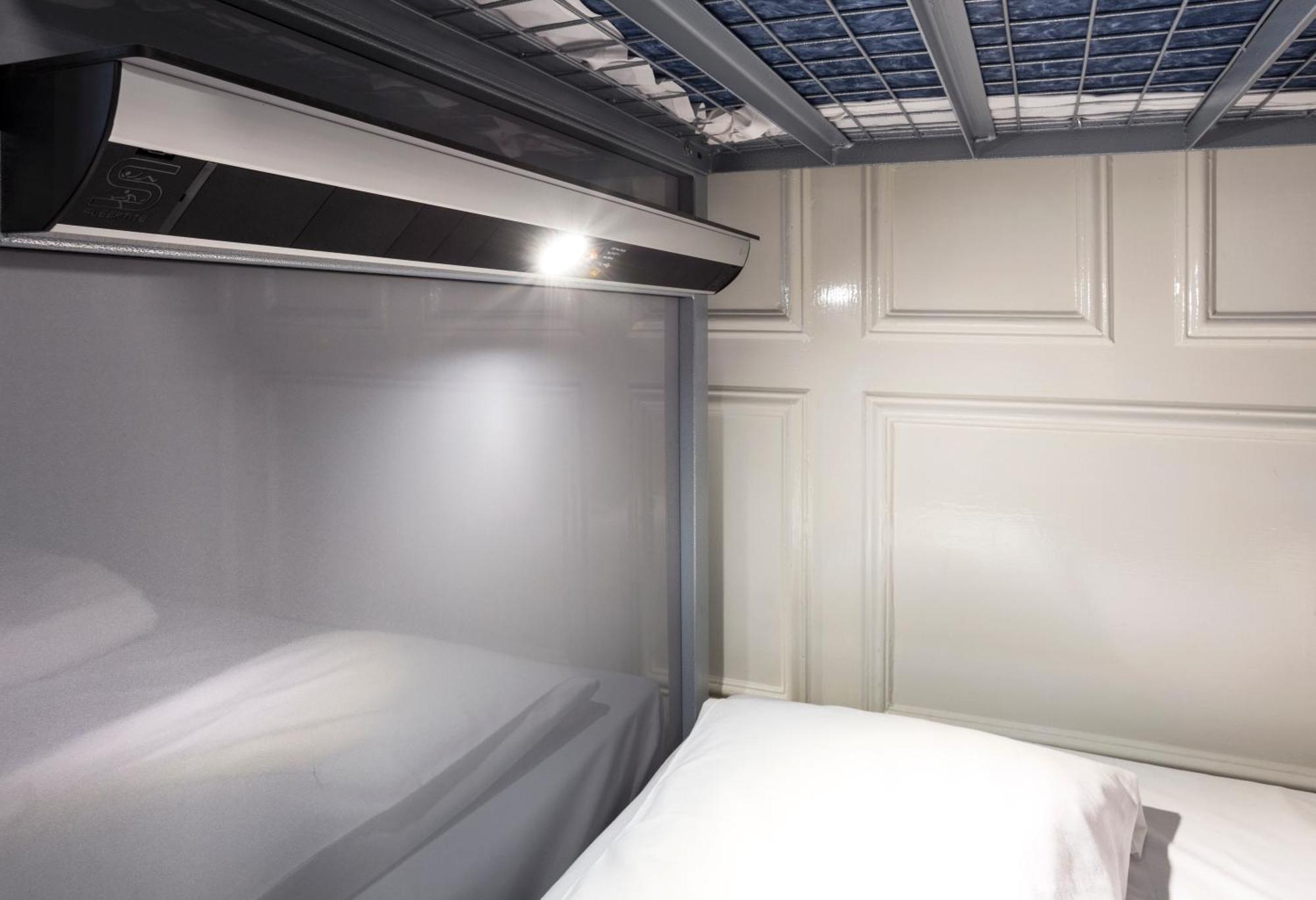 Bed 5-Bed Mixed Dorm Ensuite 18–40 years