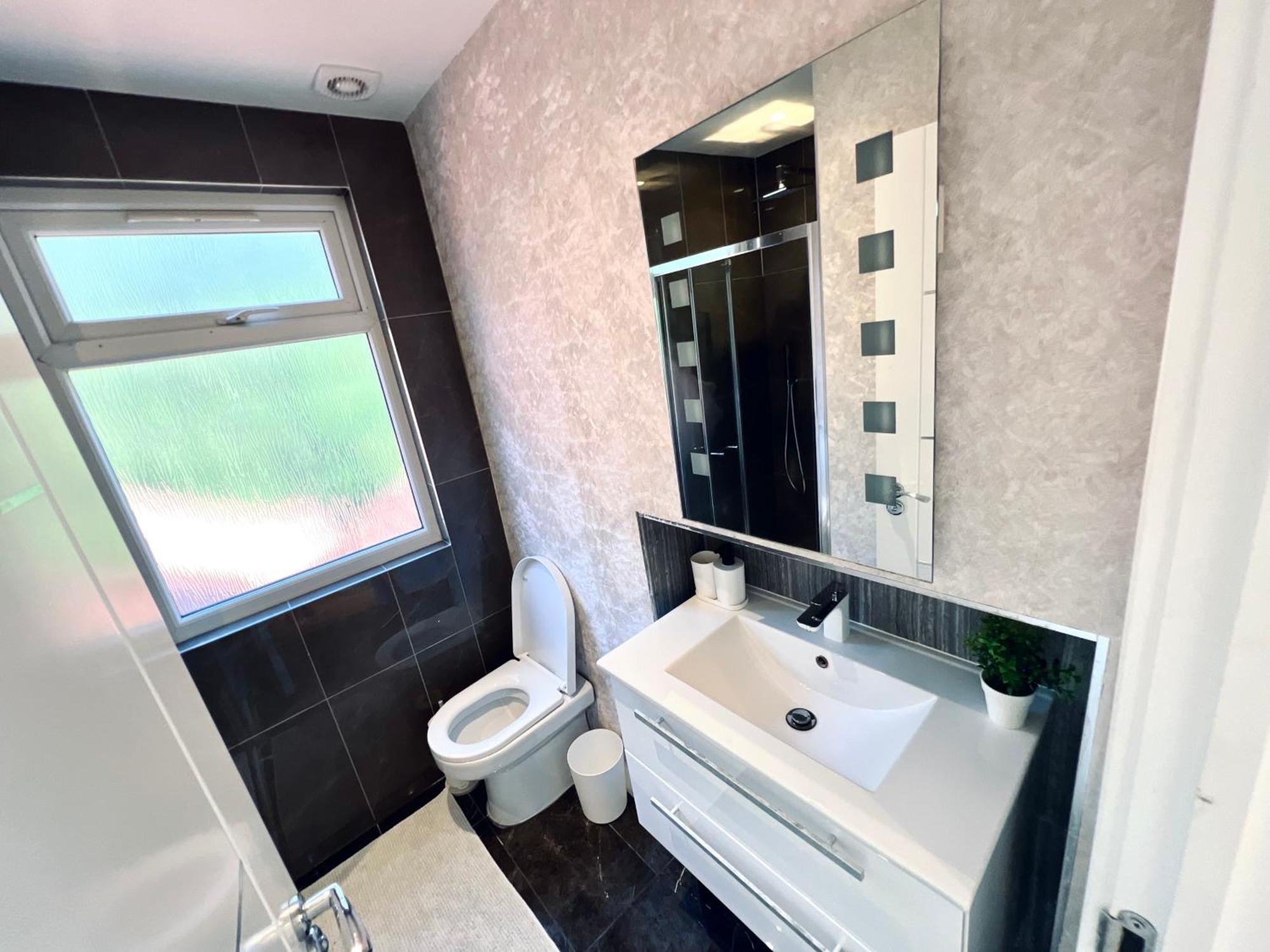 Double Room Private Bathroom