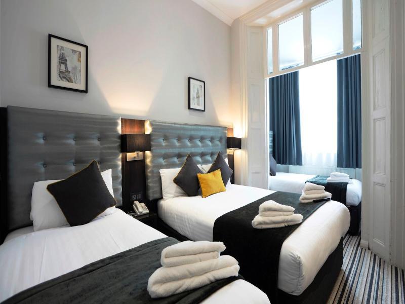 Quadruple Room with private toilet and shower