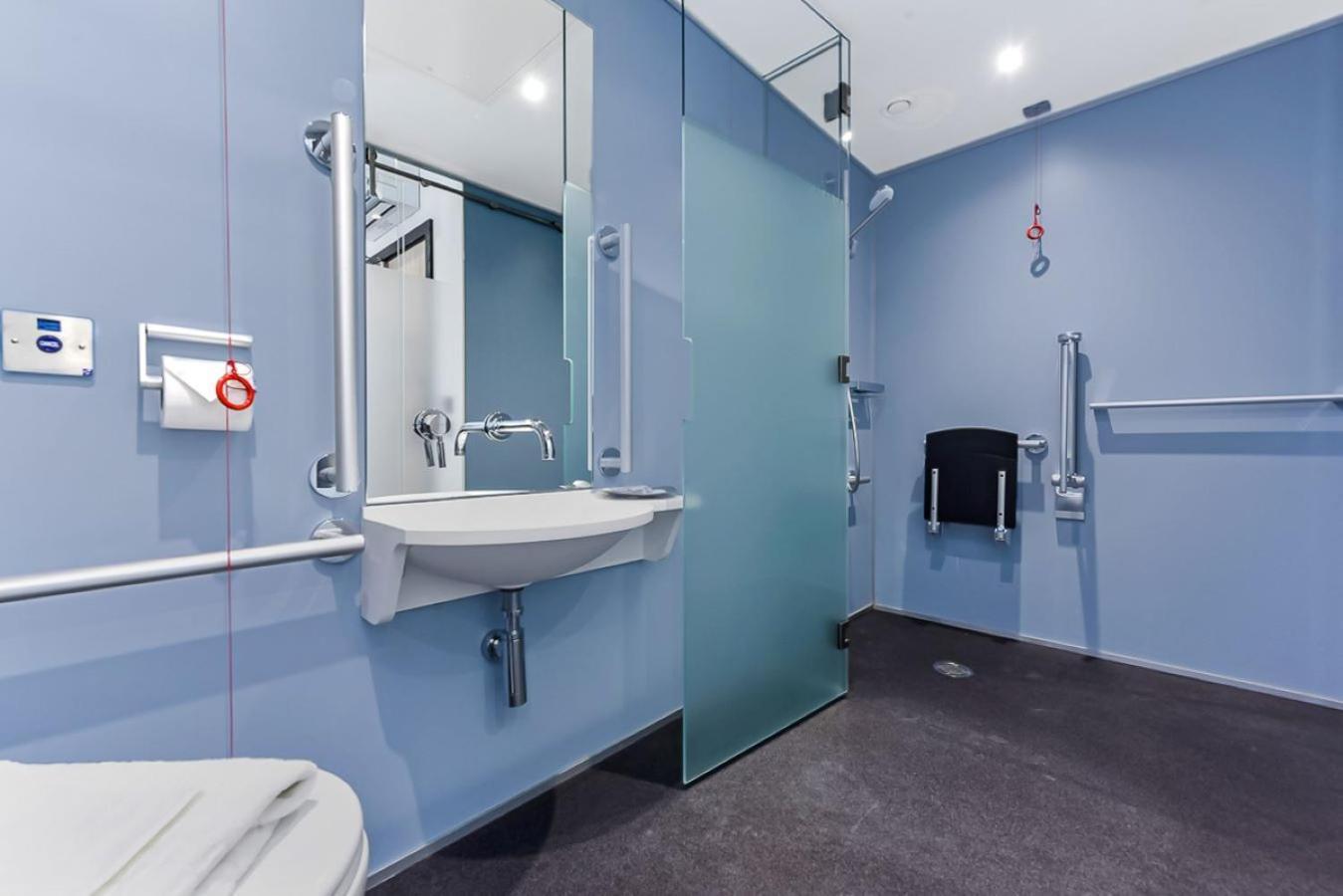 Queen Room - Disability Access