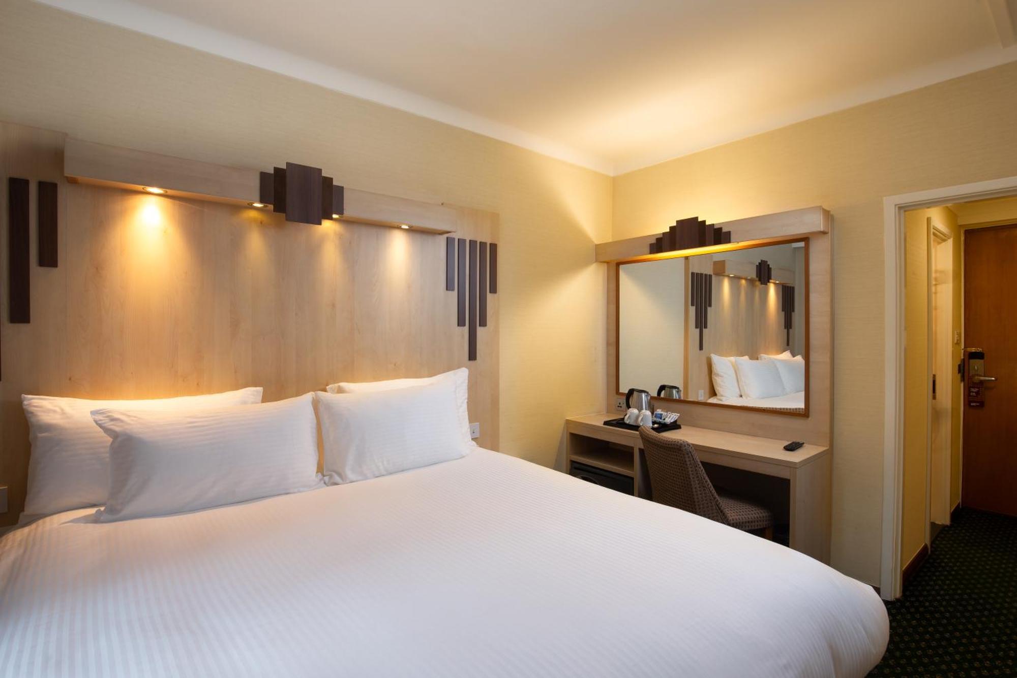 Standard King Room Park View