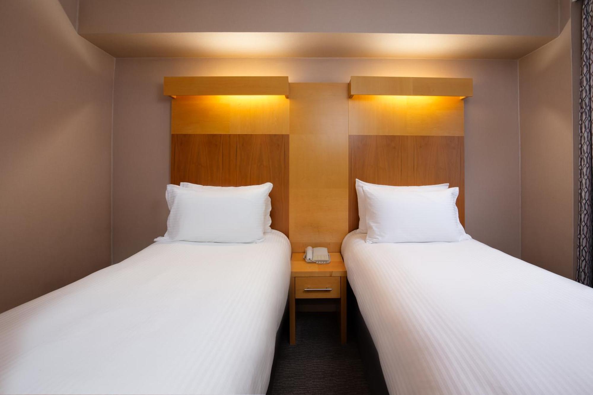 Twin Room,1619316419:JPEG