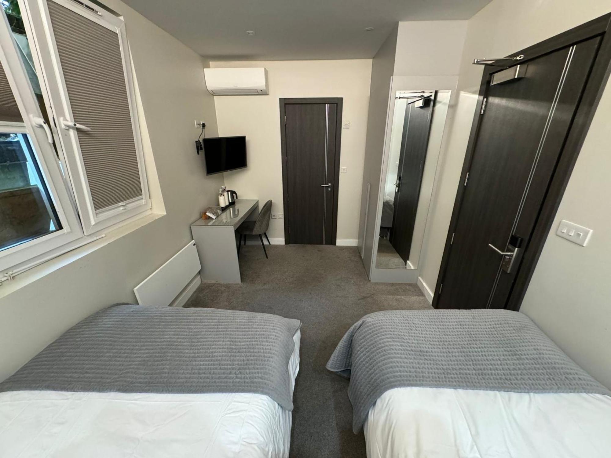 Comfort Triple Room