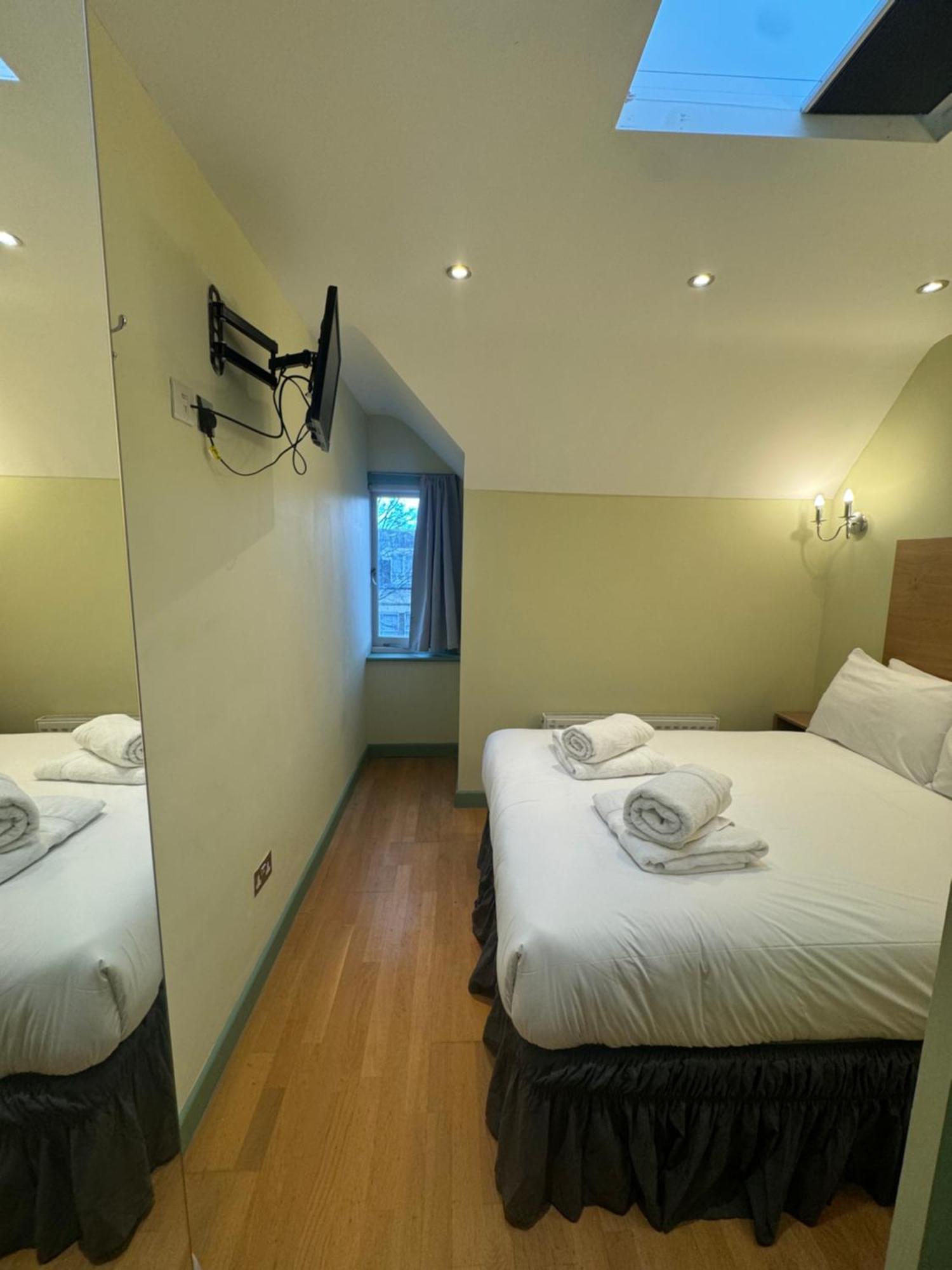 Deluxe Room,1641748636:JPEG