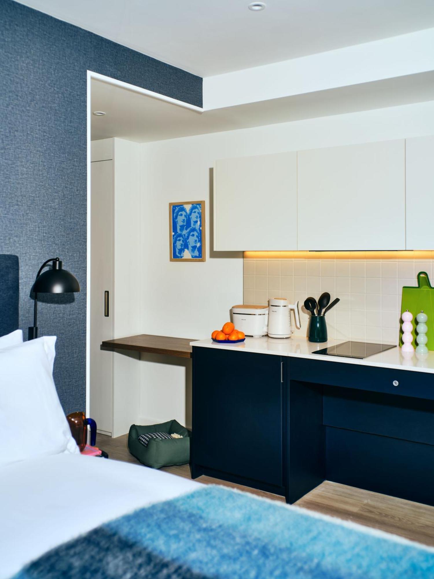 Roomy Studio
