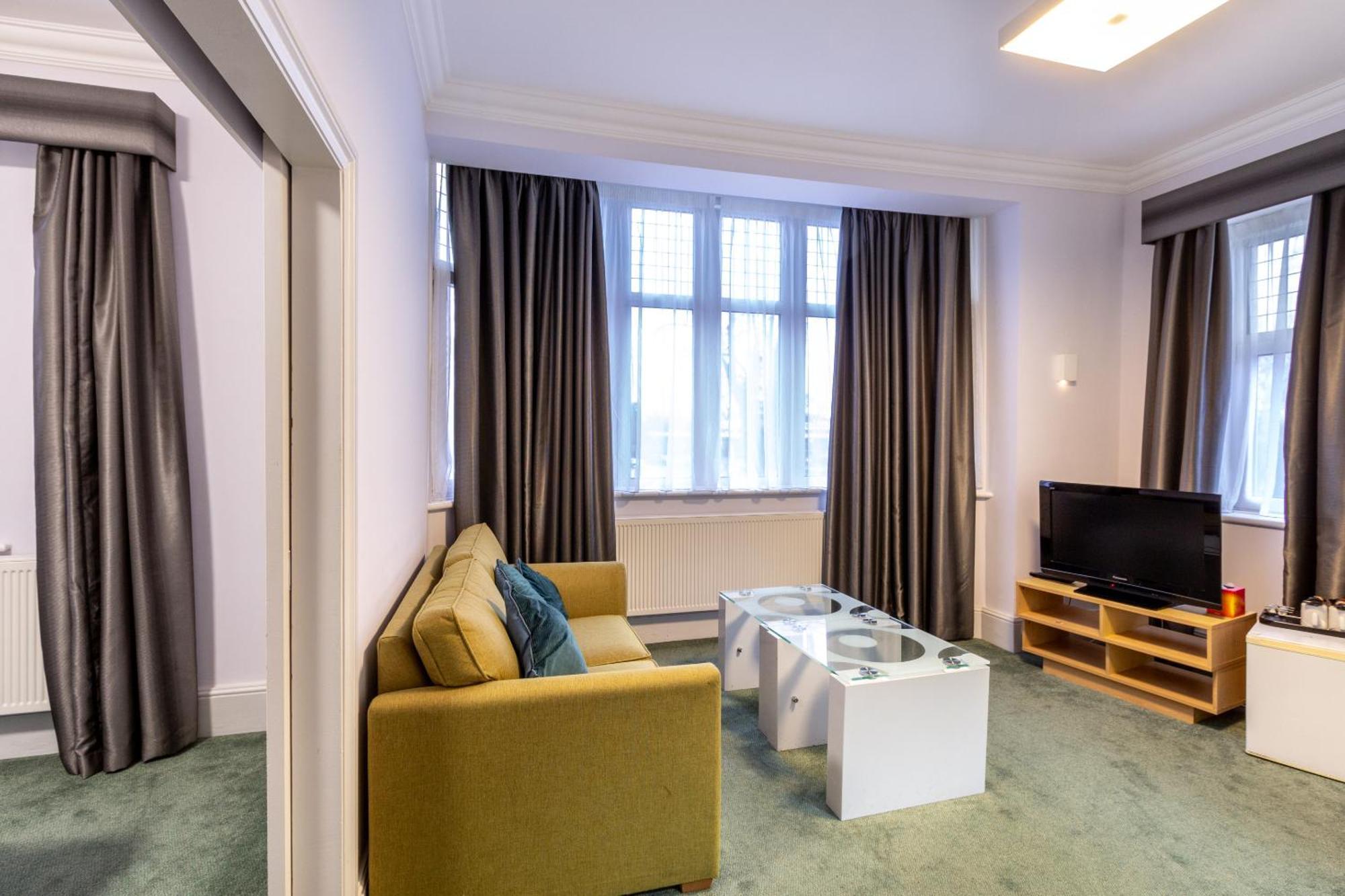 One-Bedroom Suite