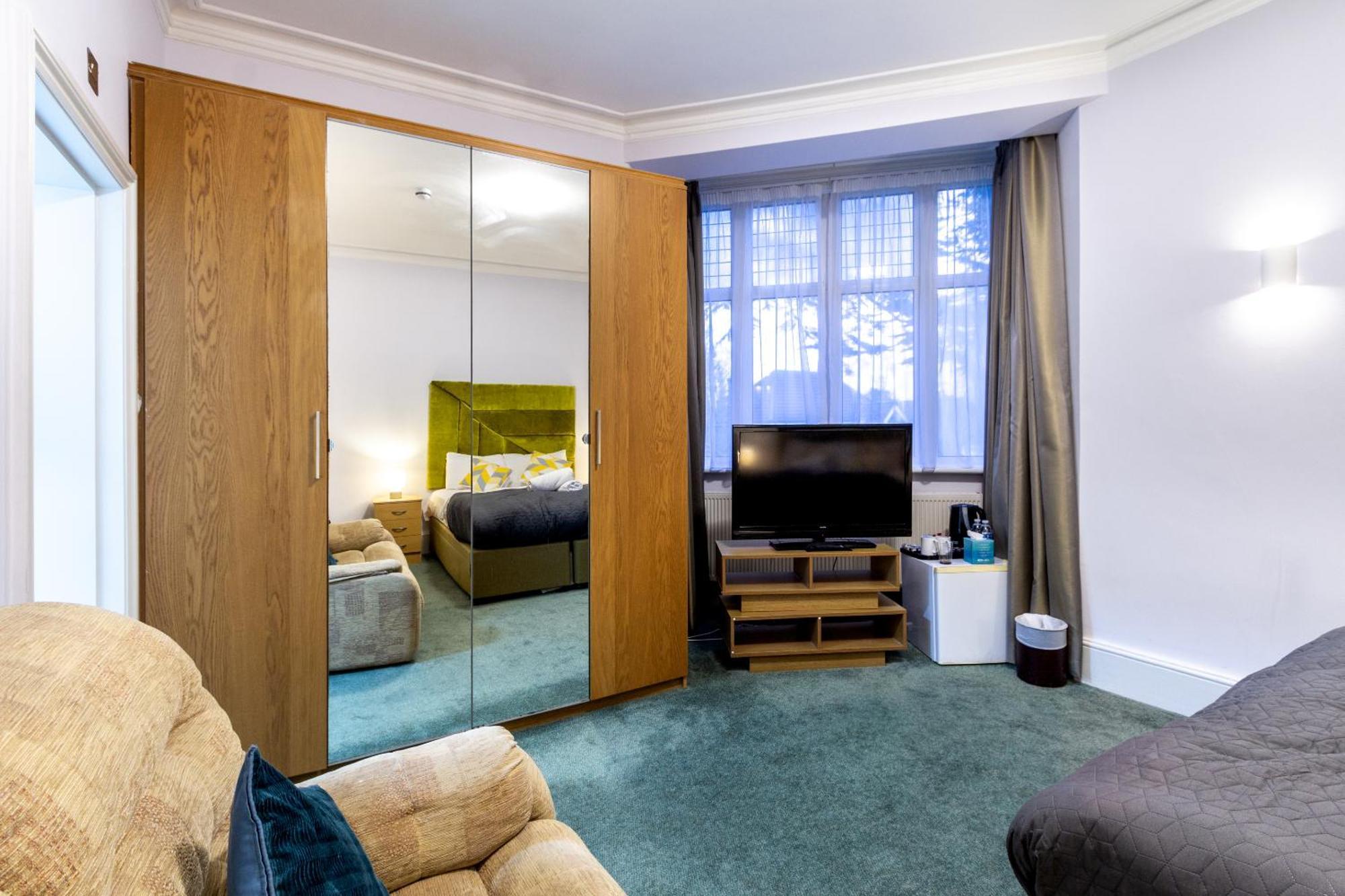 Double Room Private Bathroom