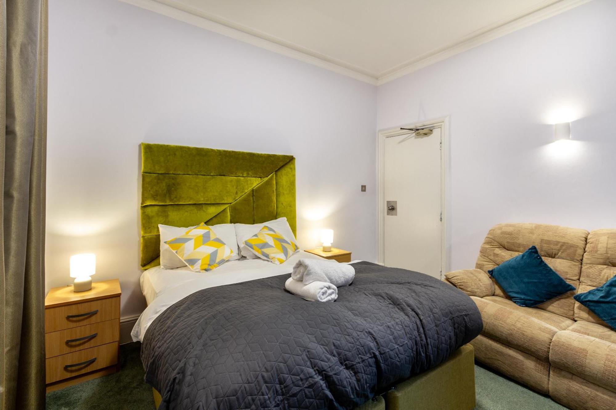 Double Room Private Bathroom